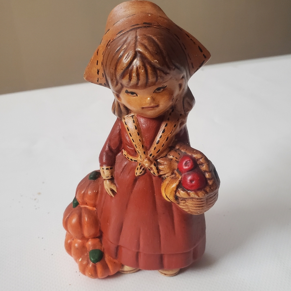 Vintage 70s Thanksgiving Ceramic Pilgrim Girl Pumpkin Patch